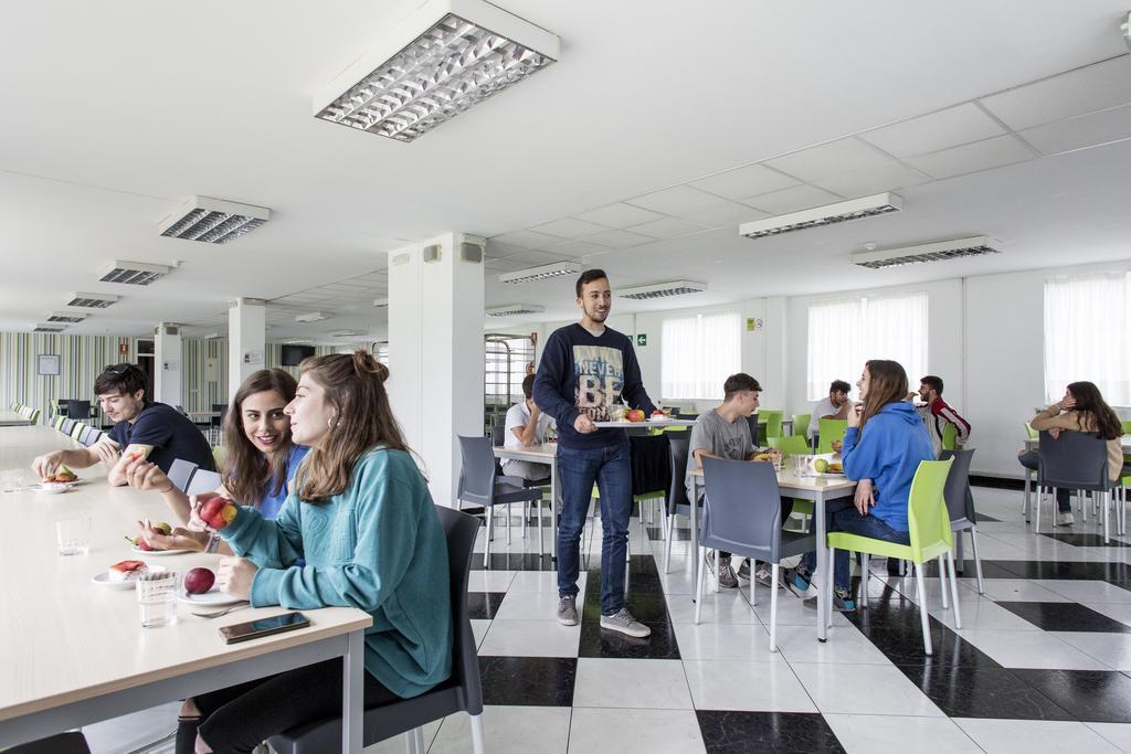 Residencia Universitaria Resa Siglo XXI Culleredo Ngoại thất bức ảnh