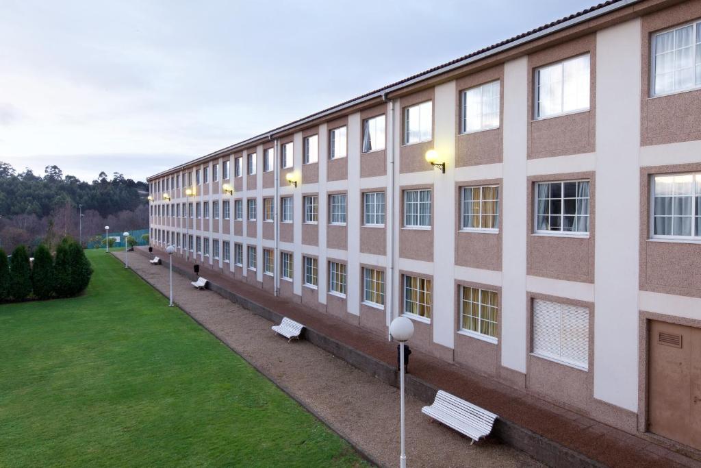 Residencia Universitaria Resa Siglo XXI Culleredo Ngoại thất bức ảnh
