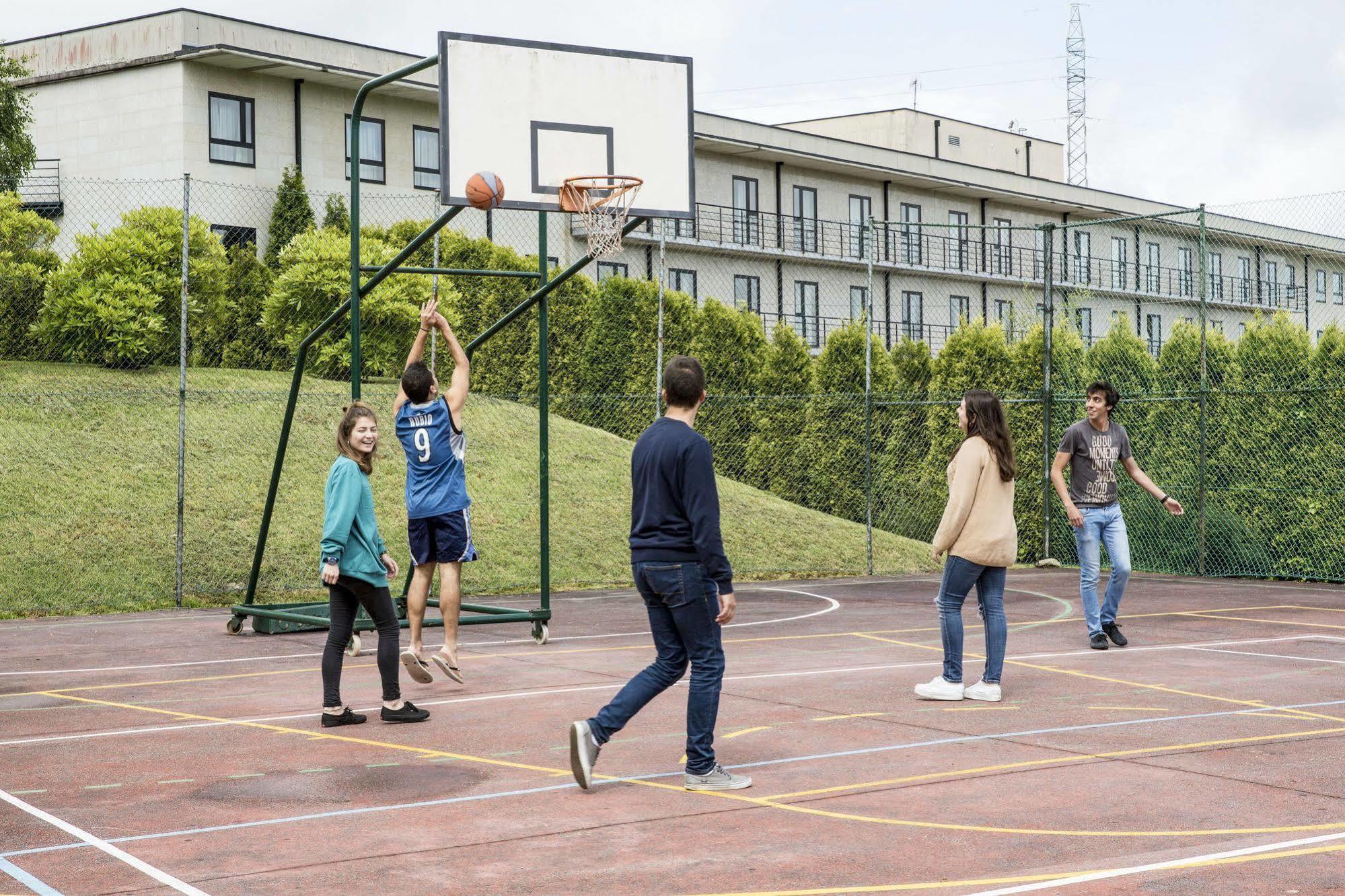 Residencia Universitaria Resa Siglo XXI Culleredo Ngoại thất bức ảnh