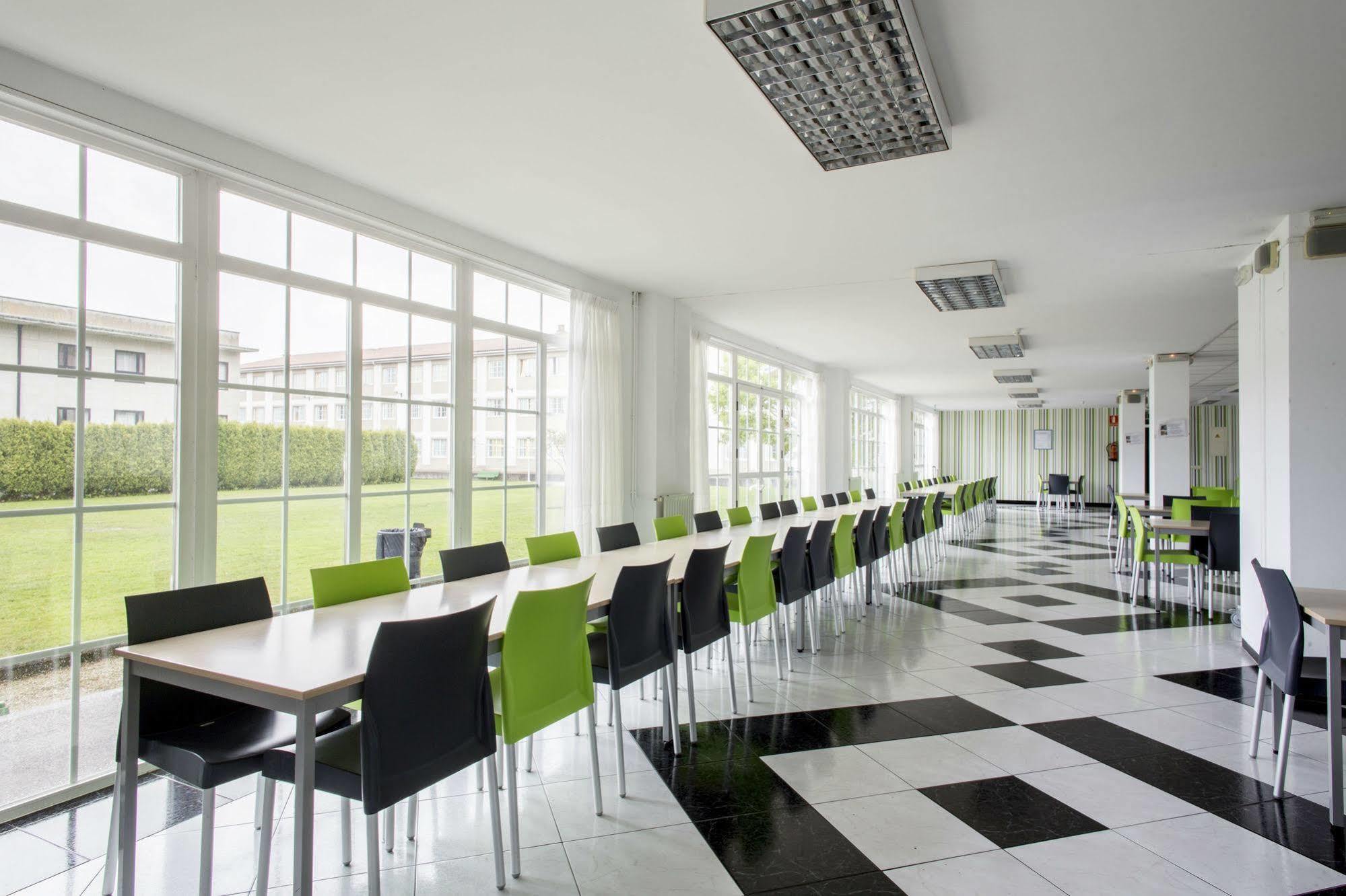 Residencia Universitaria Resa Siglo XXI Culleredo Ngoại thất bức ảnh